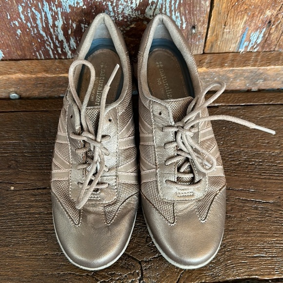 Naturalizer Bronze Defoe Sneaker Size 6.5 - Picture 2 of 8